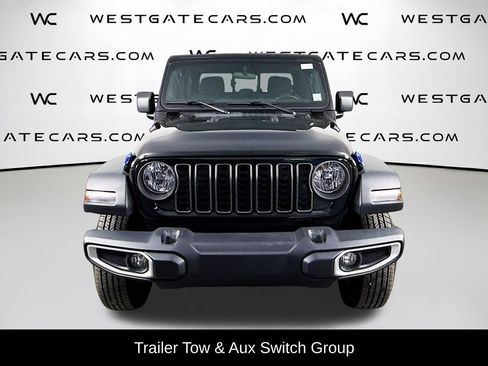 Used 2024 Jeep Gladiator Sport image 4