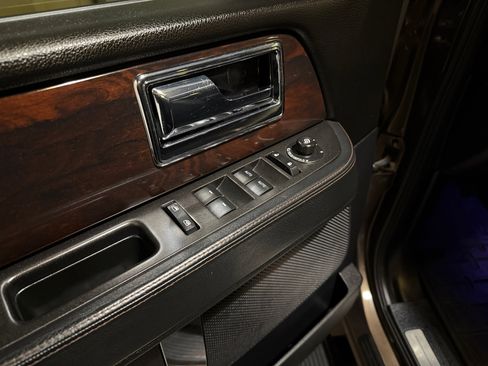 Used 2016 Lincoln Navigator L Reserve image 10