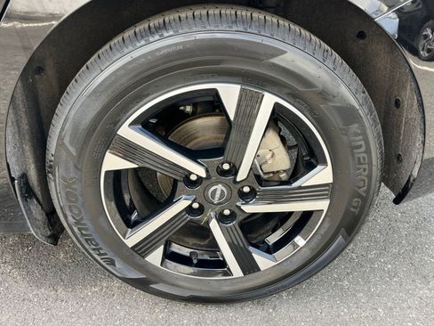 Used 2025 Nissan Sentra SV image 29