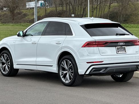 Used 2023 Audi Q8 Premium Plus w/ Premium Plus Package image 5