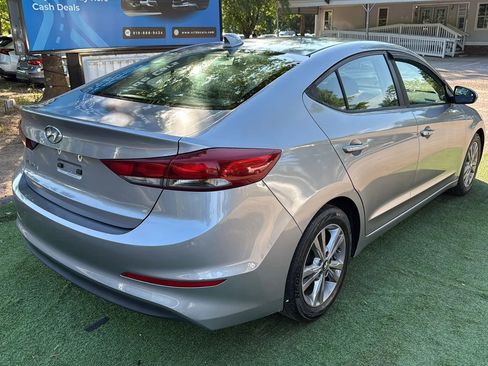 Used 2017 Hyundai Elantra SE w/ SE A/T Tech Package 03 FWD image 7