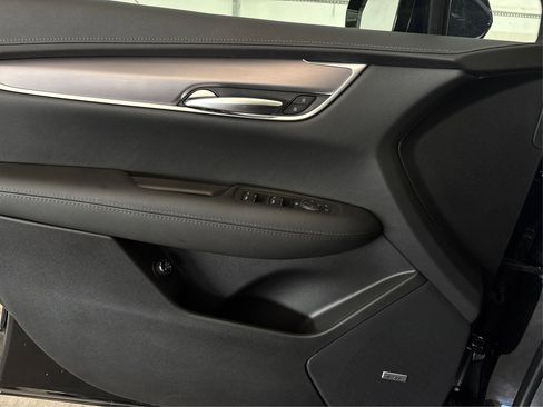 New 2025 Cadillac XT5 Luxury image 21