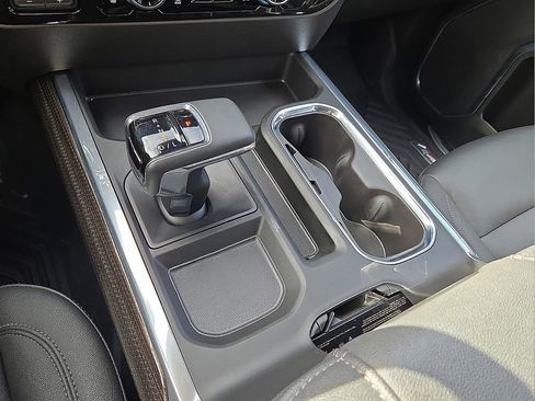 Used 2025 Chevrolet Silverado 1500 LT Trail Boss w/ Convenience Package II image 32