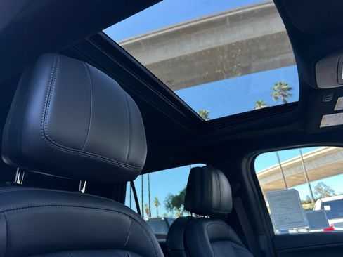 New 2026 Lincoln Navigator L Reserve w/ Jet Appearance Package AWD/4WD image 17