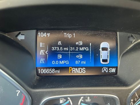Used 2018 Ford Focus SE w/ SE Appearance Package FWD image 14