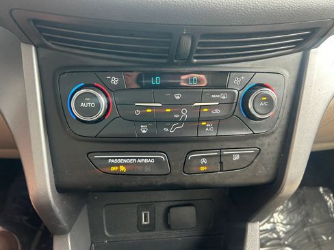 Used 2017 Ford Escape SE AWD/4WD image 9