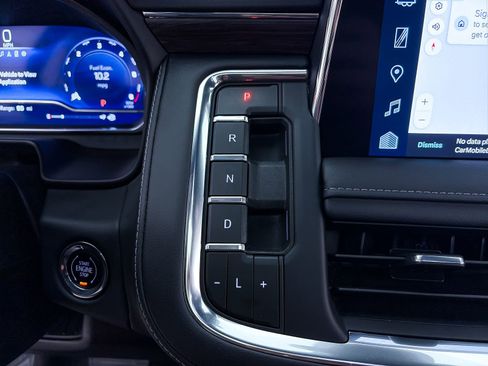 Used 2023 Chevrolet Tahoe Z71 w/ Luxury Package AWD/4WD image 28