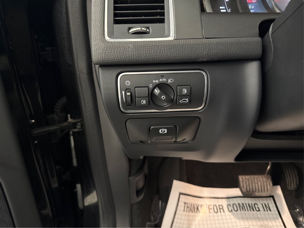 Used 2016 Volvo XC60 T6 w/ Climate Package AWD/4WD image 18