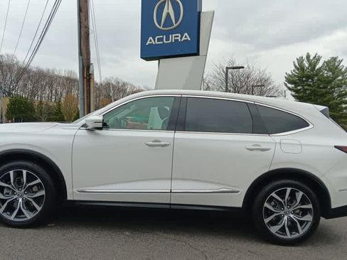 Used 2023 Acura MDX SH-AWD w/ Technology Package image 2