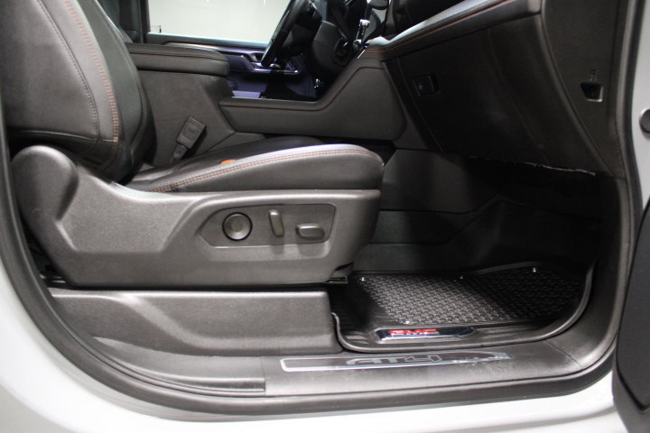 Used 2025 GMC Sierra 2500 AT4 w/ AT4 Premium Plus Package AWD/4WD image 27