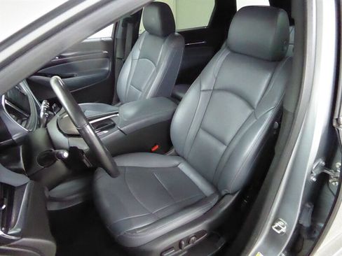 Used 2023 Buick Enclave Essence w/ Sport Touring Edition image 21