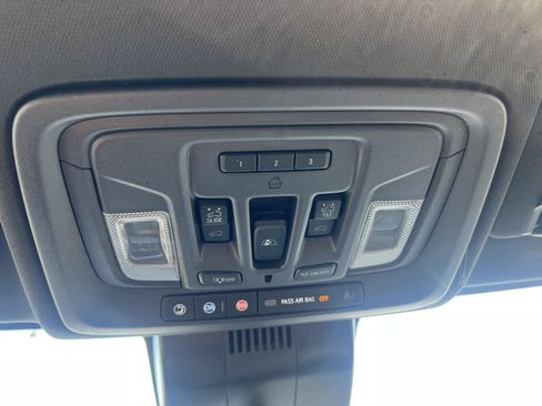 Used 2023 Chevrolet Silverado 1500 High Country w/ High Country Premium Package AWD/4WD image 36