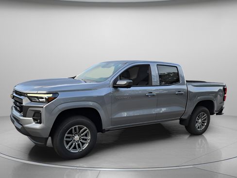 New 2026 Chevrolet Colorado LT w/ LT Convenience Package AWD/4WD image 2