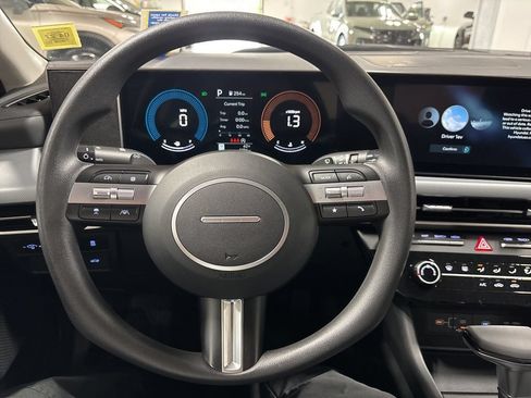 Certified 2025 Hyundai Sonata SE FWD image 14
