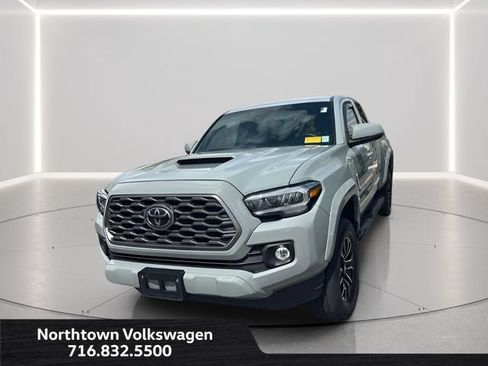Used 2023 Toyota Tacoma TRD Sport w/ TRD Premium Sport Package AWD/4WD image 3