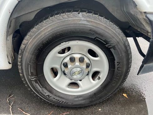 Used 2021 Chevrolet Express 2500 image 24