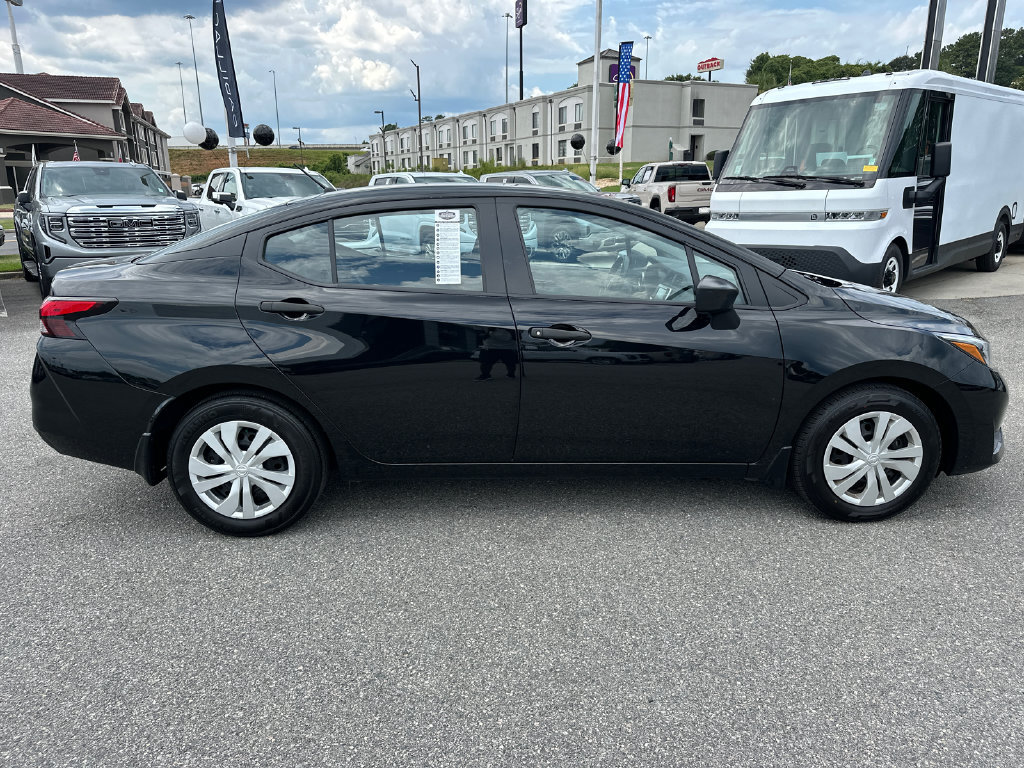 Used 2025 Nissan Versa S w/ Trunk Package FWD image 8