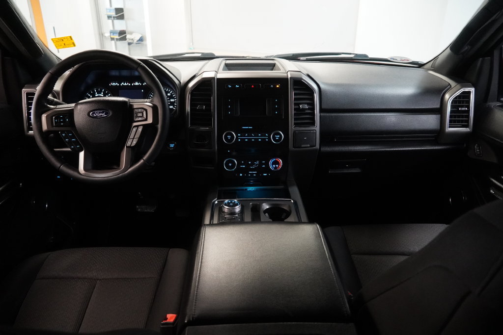 Used 2018 Ford Expedition Max XLT AWD/4WD image 9