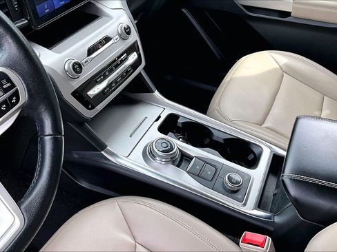 Used 2023 Ford Explorer XLT w/ Equipment Group 202A image 18