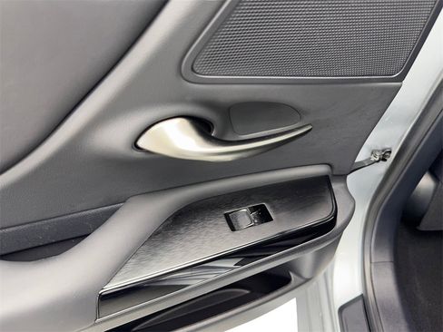 Used 2024 Lexus ES 350 image 37