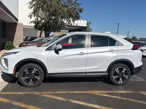 Used 2025 Mitsubishi Eclipse Cross SE AWD/4WD image 2