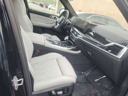 Used 2025 BMW X7 xDrive40i w/ M Sport Package image 6