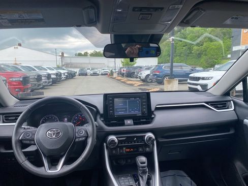 Used 2020 Toyota RAV4 XLE w/ XLE Grade Weather Package AWD/4WD image 16