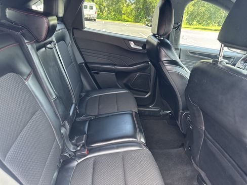 Used 2025 Ford Escape ST-Line Select AWD/4WD image 29