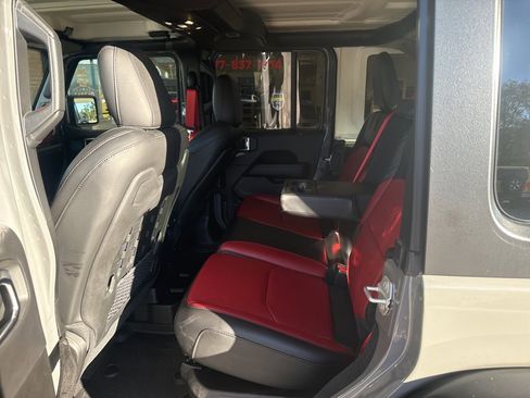 Used 2023 Jeep Wrangler Unlimited Rubicon 4xe image 17