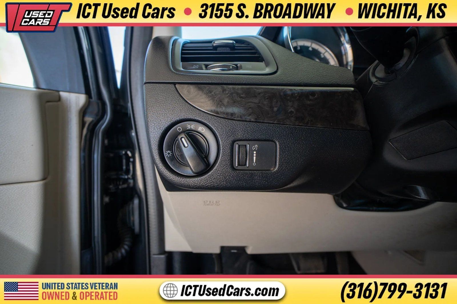 Used 2019 Dodge Grand Caravan SE w/ UConnect Hands-Free Group FWD image 19