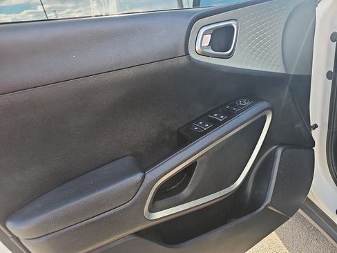 Used 2022 Kia Soul LX w/ Technology Package FWD image 11