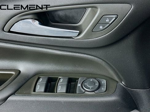 Used 2023 Chevrolet Equinox LT image 25