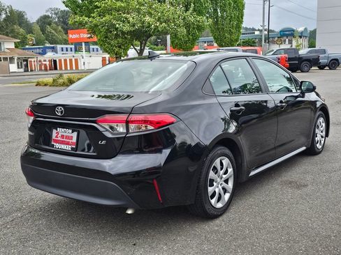 Used 2024 Toyota Corolla LE FWD image 5