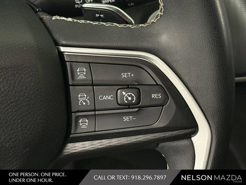 Used 2023 Jeep Grand Cherokee L Laredo AWD/4WD image 24