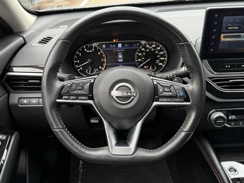 Used 2023 Nissan Altima 2.0 SR FWD image 13