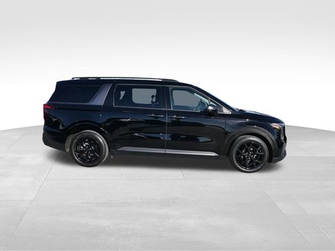Used 2025 Kia Carnival SX Prestige image 2