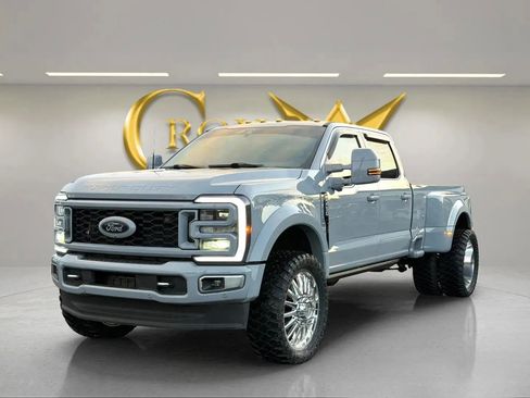 Used 2024 Ford F450 Limited w/ FX4 Off-Road Package image 24