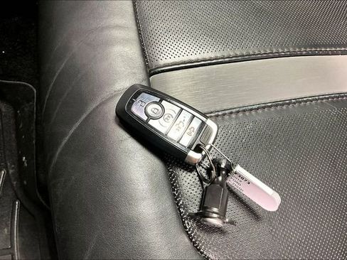 Used 2019 Ford F250 Platinum w/ Platinum Ultimate Package image 32