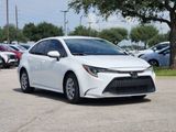 Used 2022 Toyota Corolla LE image 2