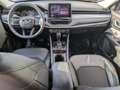 Used 2022 Jeep Compass Latitude FWD image 12
