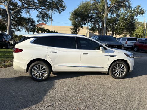 Used 2020 Buick Enclave Premium w/ Sun and Sites Package FWD image 8