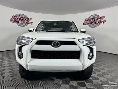 Used 2019 Toyota 4Runner SR5 Premium image 2