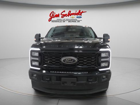 Used 2025 Ford F250 Lariat w/ Lariat Ultimate Package AWD/4WD image 3