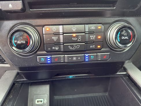 Used 2018 Ford F150 Raptor w/ Equipment Group 802A Luxury AWD/4WD image 29