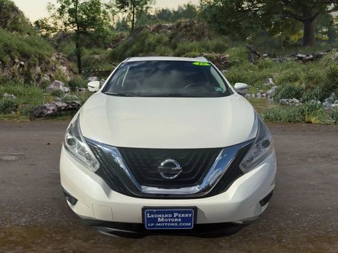 Used 2018 Nissan Murano Platinum image 2