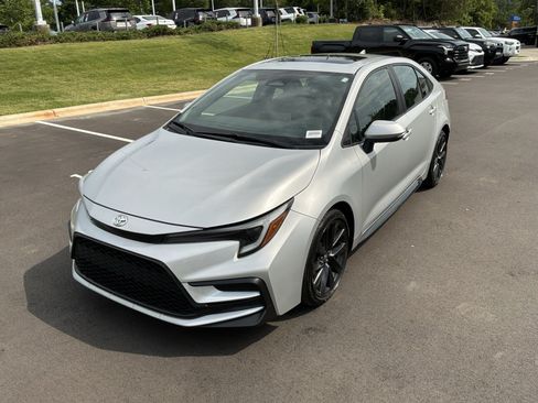 Used 2023 Toyota Corolla XSE FWD image 5