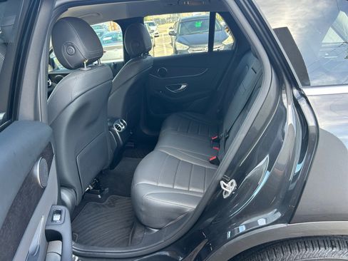 Used 2022 Mercedes-Benz GLC 300 4MATIC image 25