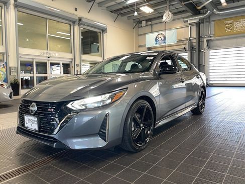 Used 2024 Nissan Sentra SR w/ SR Premium Package FWD image 3