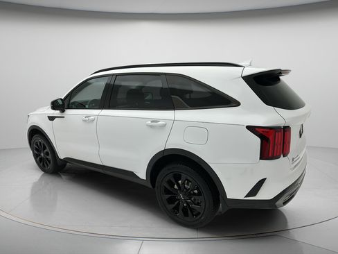 Used 2023 Kia Sorento SX AWD/4WD image 4