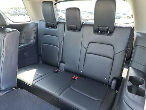 Used 2023 Nissan Pathfinder SL AWD/4WD image 27